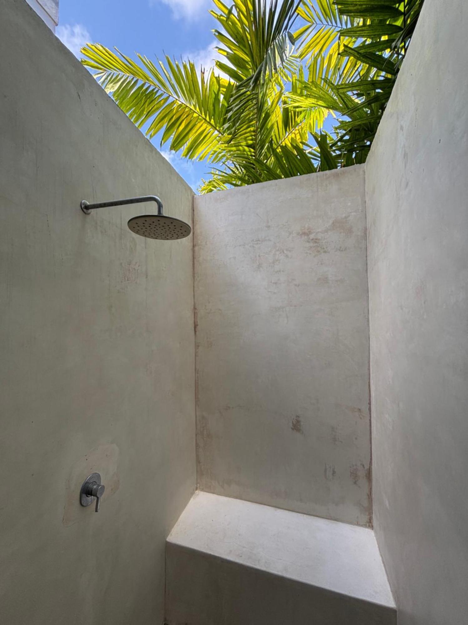 Hotel 007 Surfhouse Bali 2*