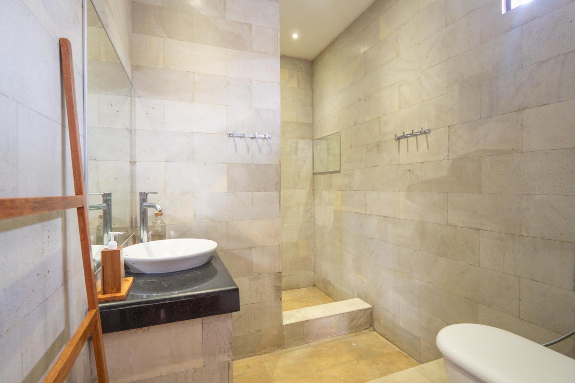 007 Surfhouse Bali Hotel