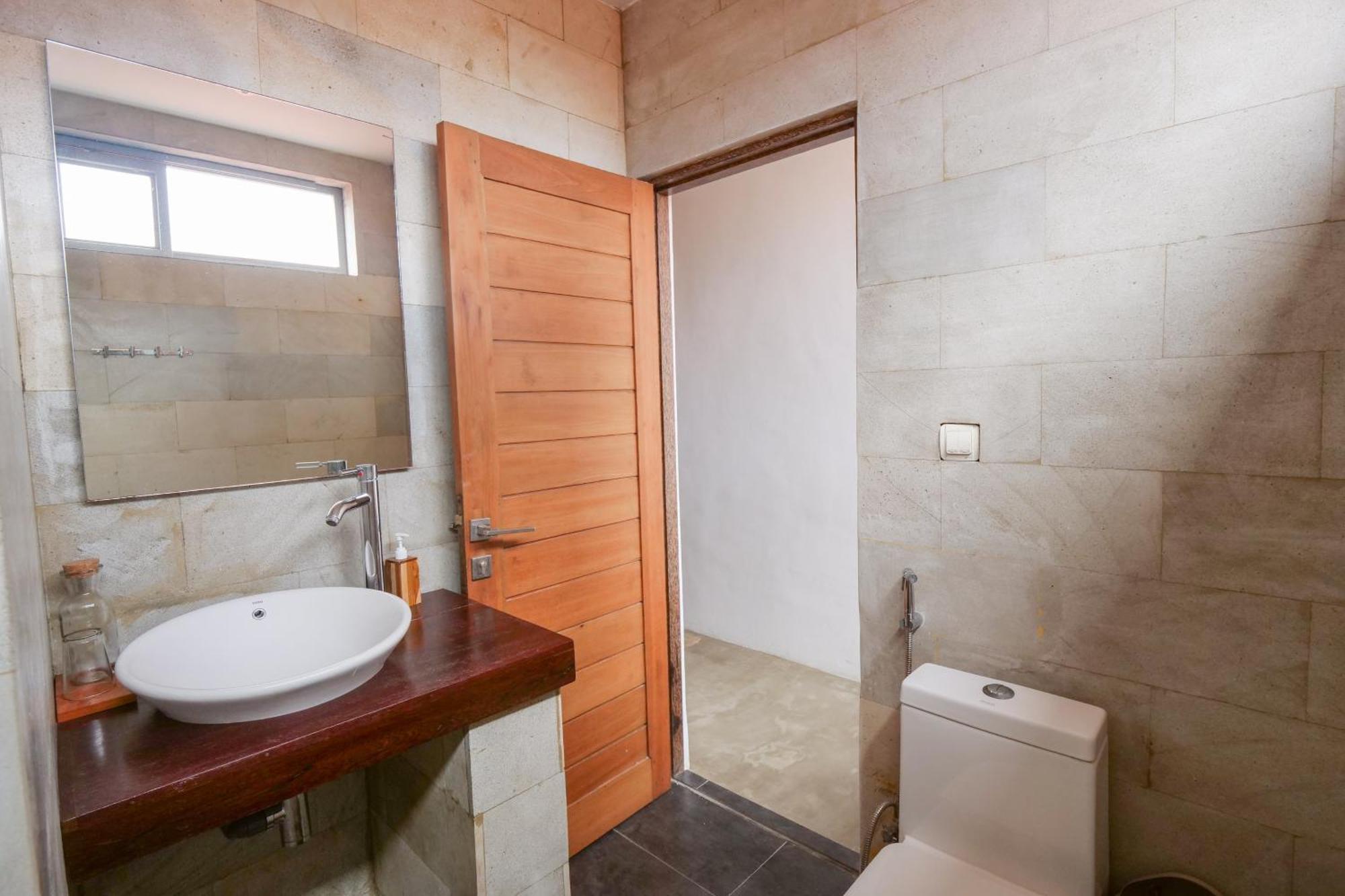 007 Surfhouse Bali 2*