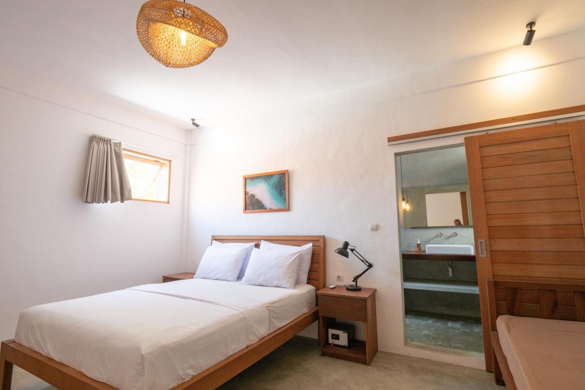 Hotel 007 Surfhouse Bali